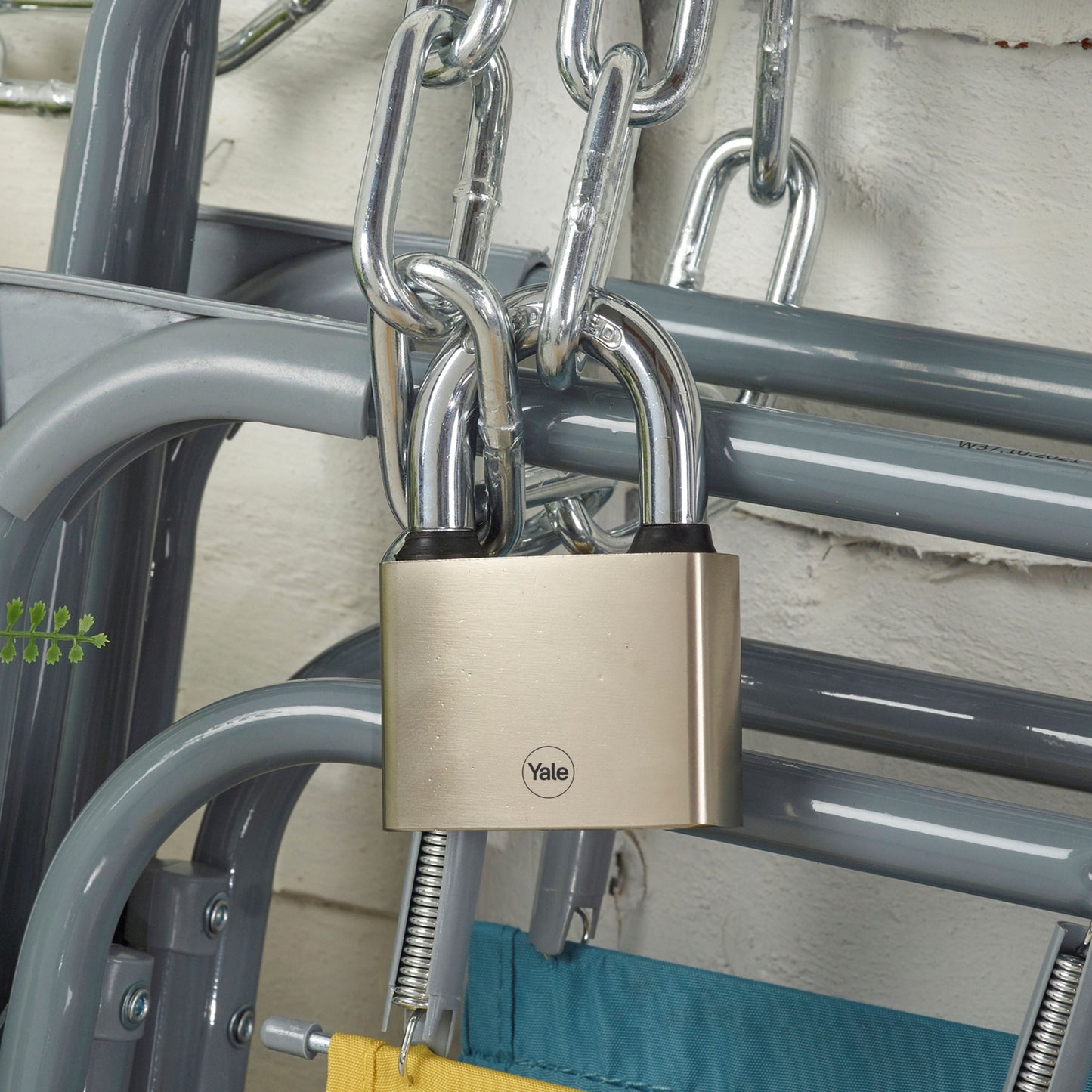 Y112/50/128/1 Yale 50mm Iron Disc Padlock with 3 Retaining Keys (Silver Finish)