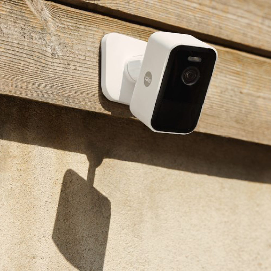 Yale Smart Outdoor Camera 1080p FHD | Motion Trigger | 2-way Audio | Color Night vision | Spotlight | Solar Charger (Optional) | Works with Yale home App