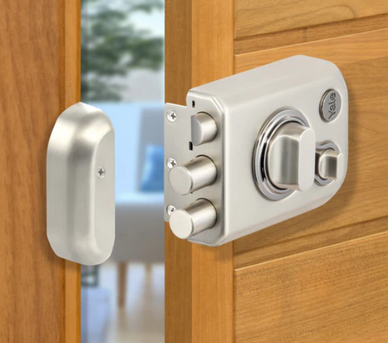 Yale Kratos™ KRT-LB-TT-SSM/BN Rim lock – Tribolt, 2 Deadbolts & 1 Latch Bolt, Thumbturn, 4 Dimple Keys (Satin Steel Matt and Black Nickel)
